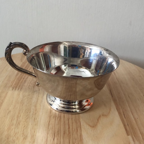 Antique WmA Rogers set of 6 silver plated cups EUC - Picture 4 of 6